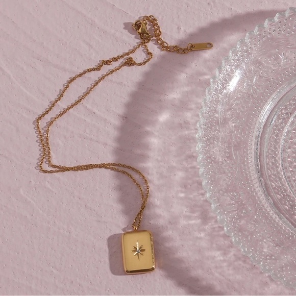 New 18k Gold Plated Zircon Sunburst Layering Necklace - Picture 7 of 14